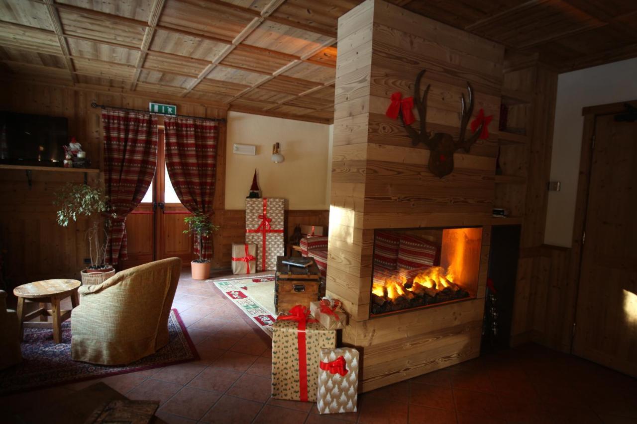 Hotel Petit Tournalin Champoluc Exterior foto