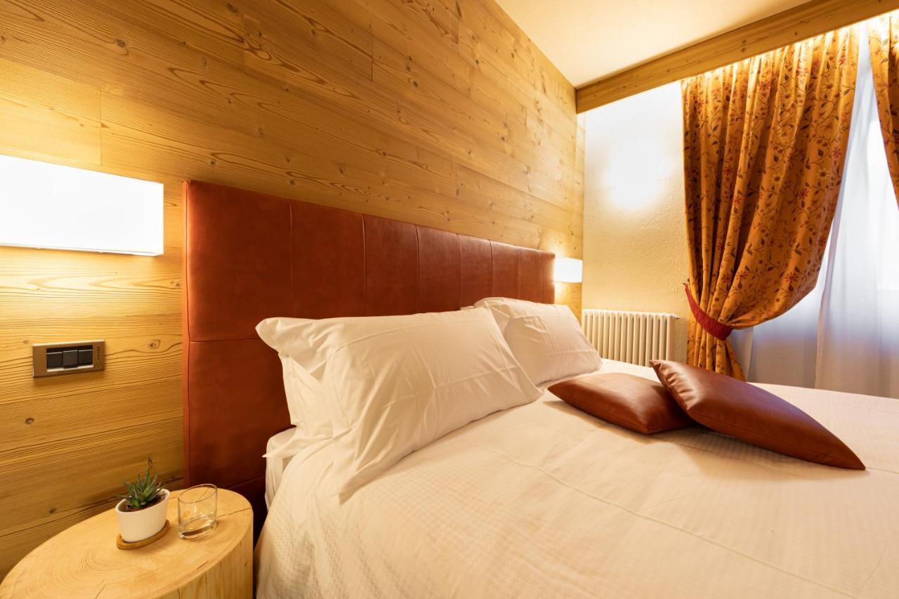 Hotel Petit Tournalin Champoluc Exterior foto